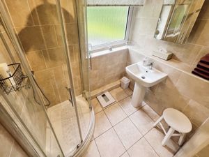 Shower room- click for photo gallery